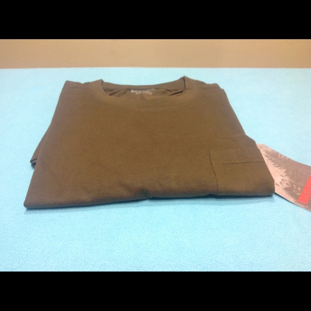 T-Shirt - Picture 3 of 3